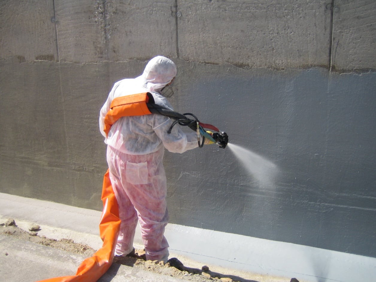 Гидроизоляция фундамента (цоколя) полимочевиной